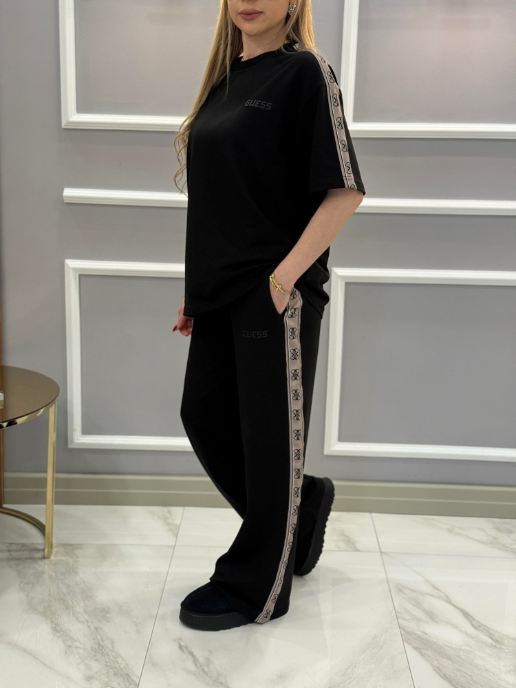 Guess şeritli siyah takım