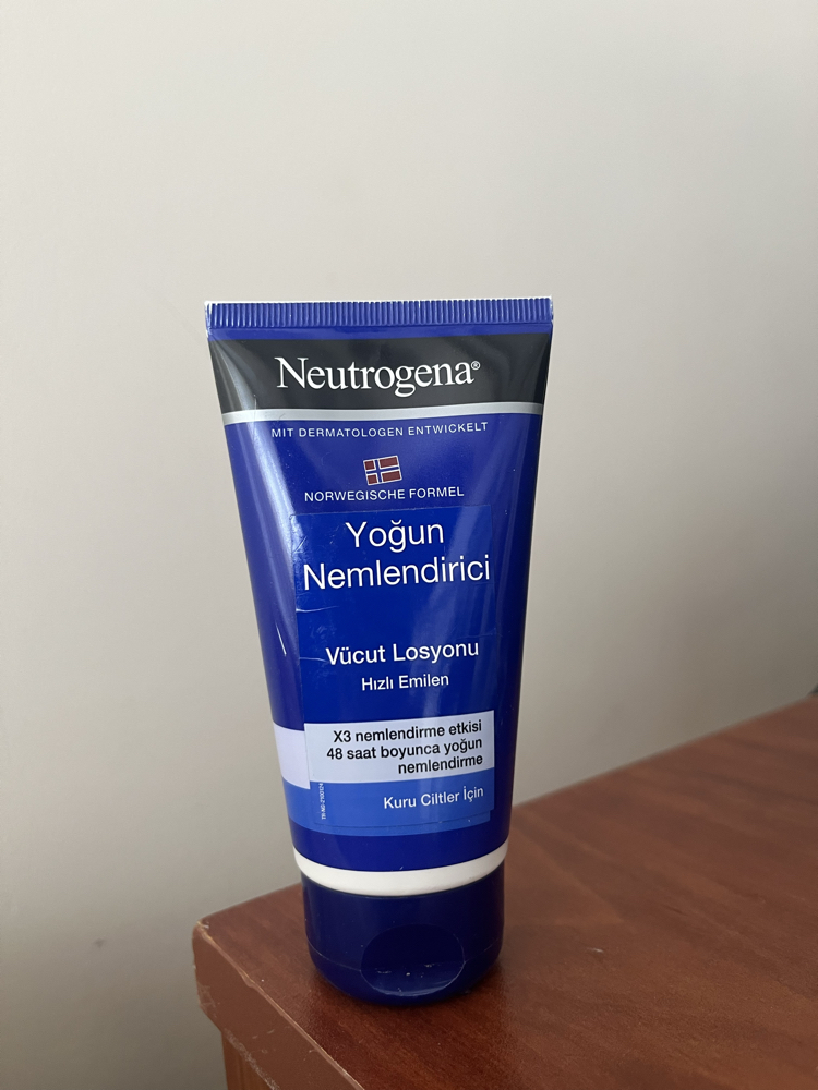 Neutrogena Yoğun Nemlendirici Vücut Losyonu 75 ml