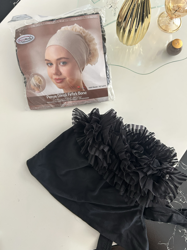 Penye dikişli fırfırlı bone