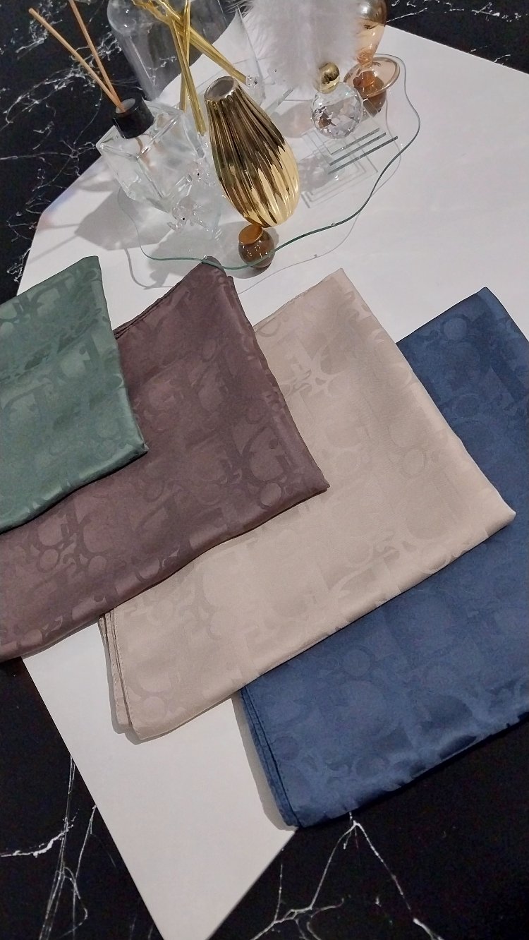 Dior jakar eşarp (indigo mavi)