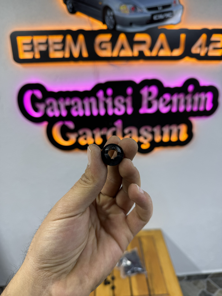 Kaput demir klipsi (kule yanı )