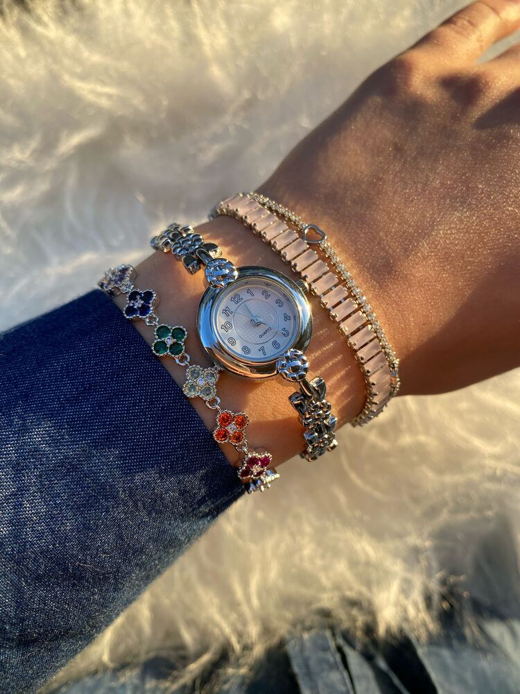 Flower Silver Saat