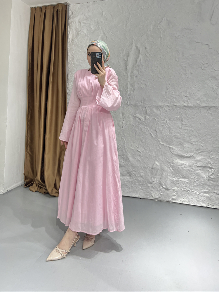 Bel vurgulu elbise pembe
