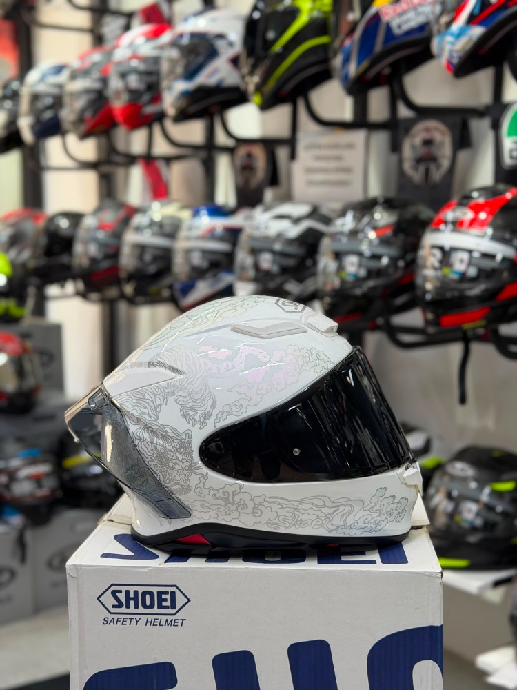 SHOEİ Z8 Beyaz Desenli