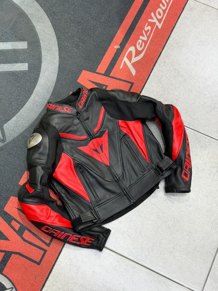 Dainese Deri Ceketi SİYAH-KIRMIZI