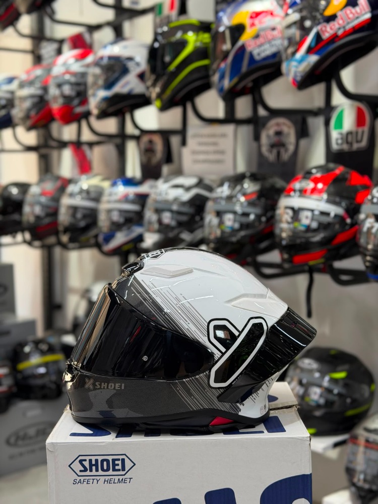 SHOEİ Z8 Beyaz-Siyah
