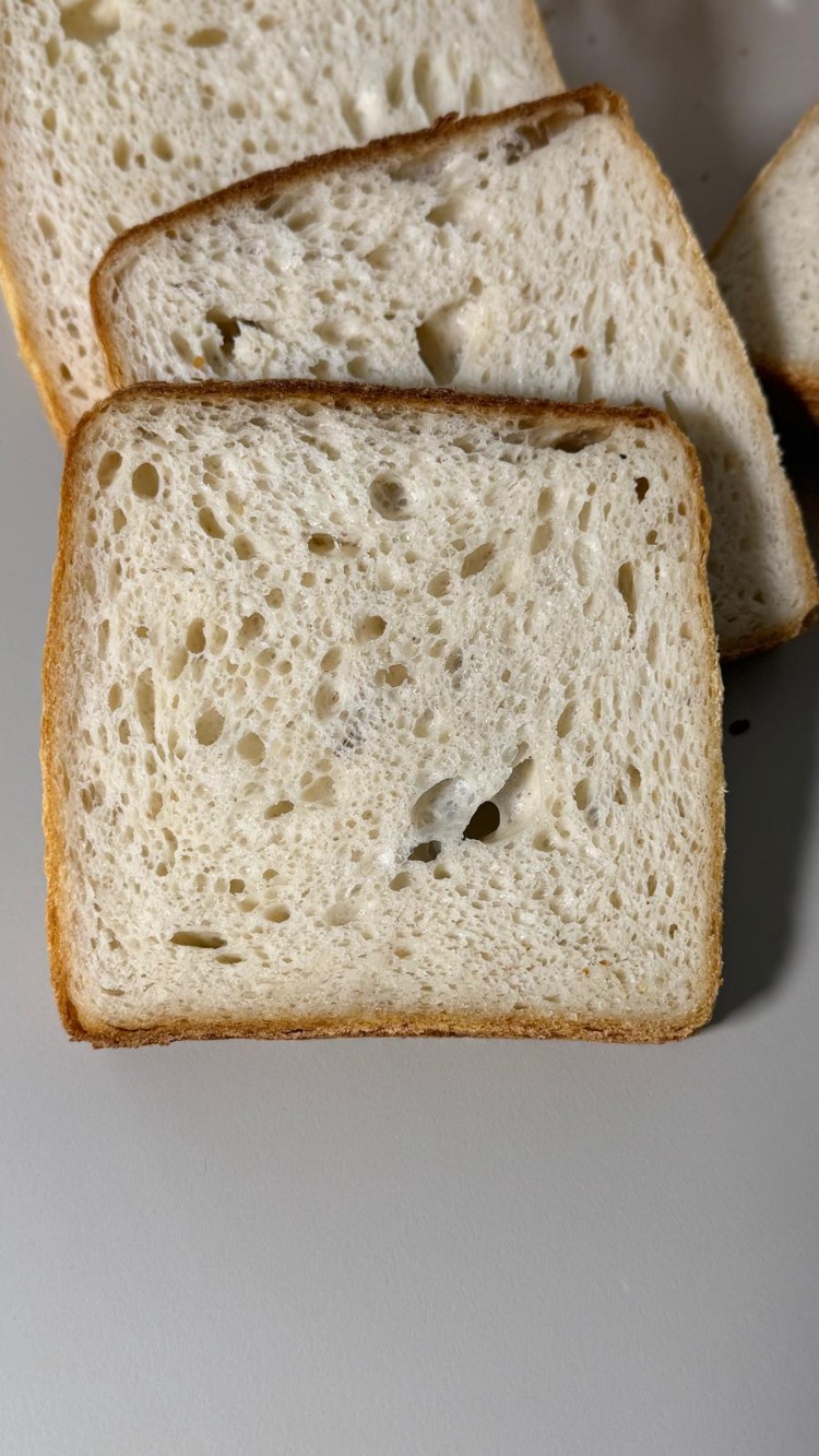 900g %100 Ekşi Mayalı Sütlü Tereyağlı Klasik Tost Ekmeği 