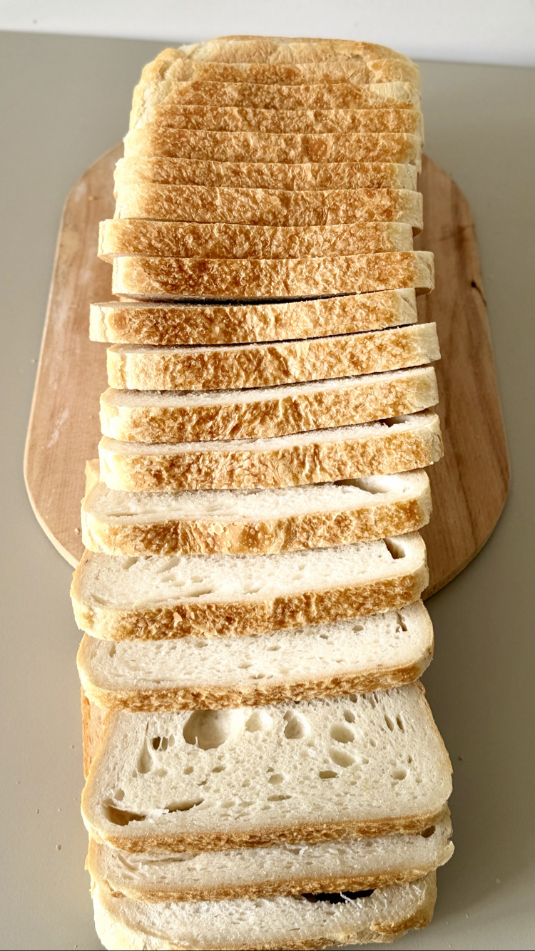2000g %100 Ekşi Mayalı Sütlü Tereyağlı XL Tost Ekmeği