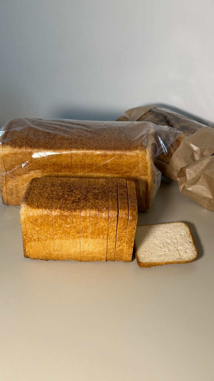 900g %100 Ekşi Mayalı Sütlü Tereyağlı Klasik Tost Ekmeği 