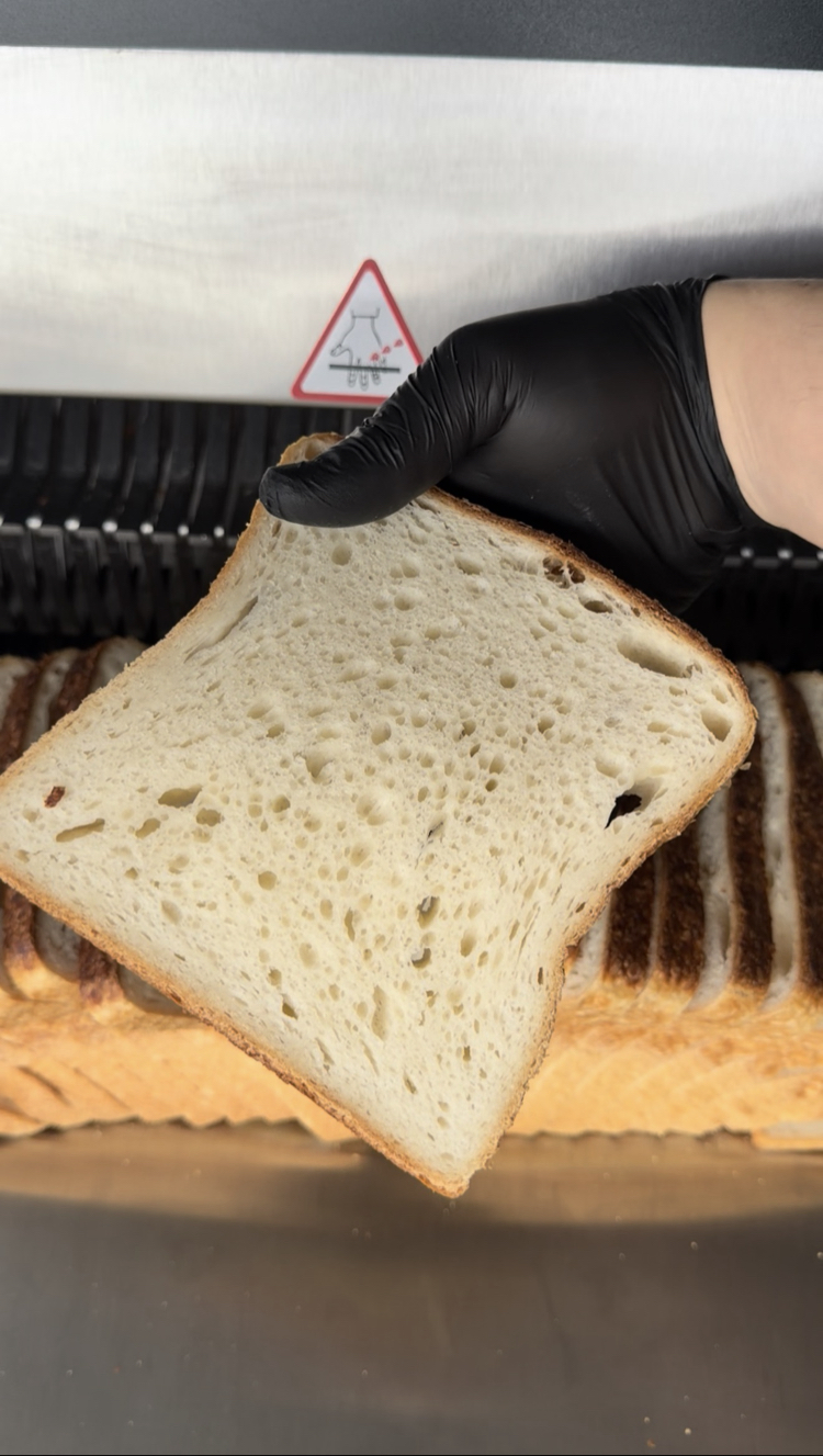 2000g %100 Ekşi Mayalı Sütlü Tereyağlı XL Tost Ekmeği
