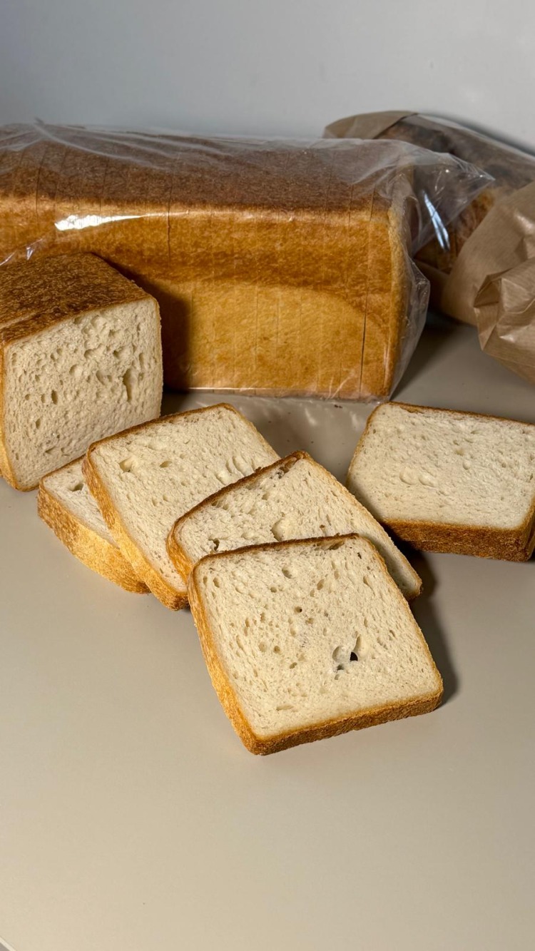 900g %100 Ekşi Mayalı Sütlü Tereyağlı Klasik Tost Ekmeği 