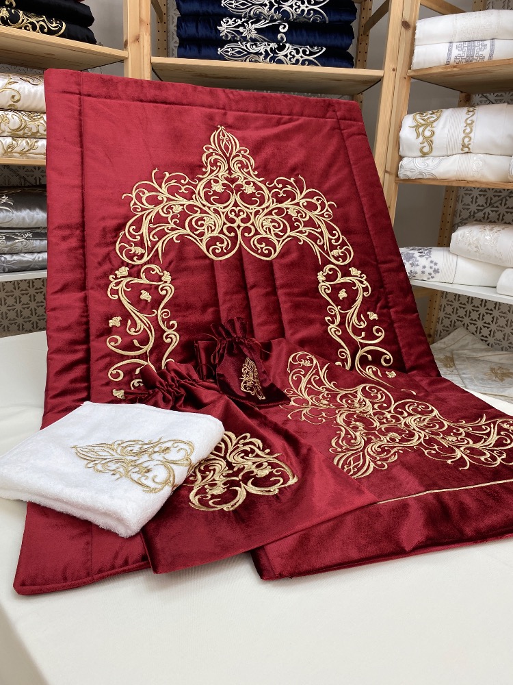 ZÜMRÜT KADİFE SECCADE BOHÇA TAKIMI (BORDO-GOLD)