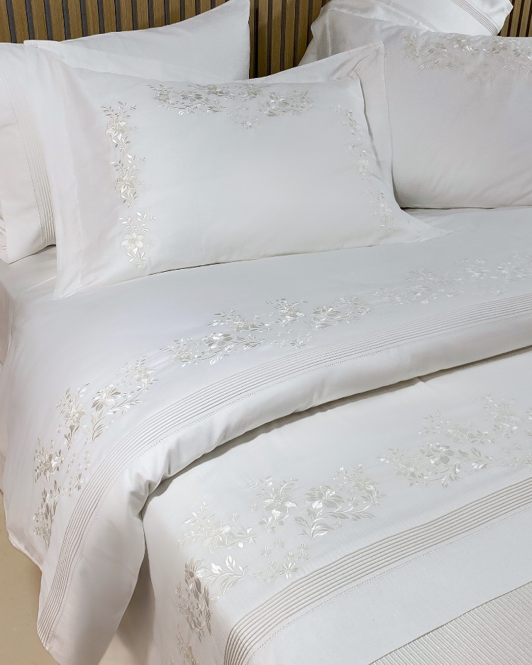 ZARA NEVRESİM PİKE SETİ (KREM NAKIŞLI)