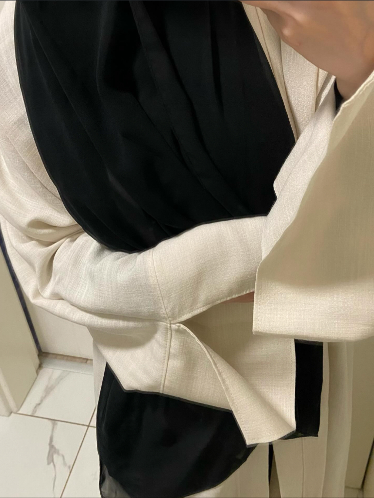 ekru yırtmaçlı abaya