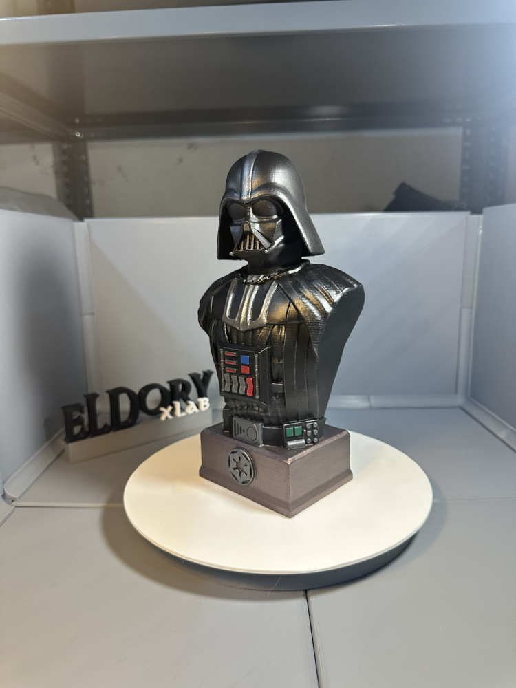 Darth Vader El Boyaması Koleksiyon Büstü – 25 cm