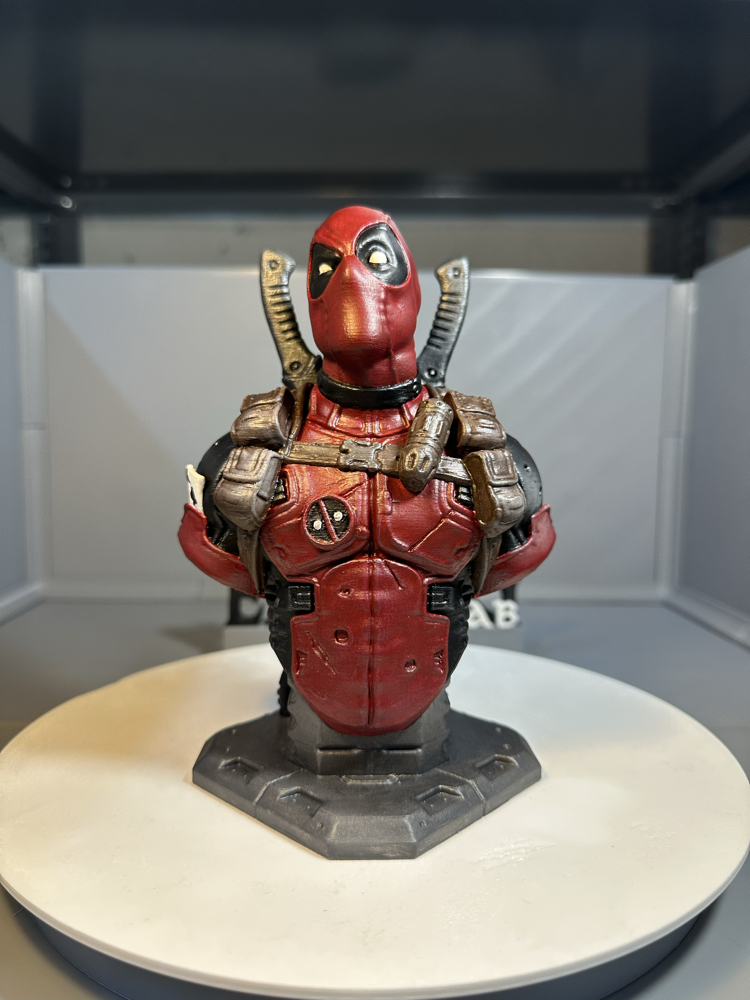 Deadpool Büst Figür 17 cm – El Boyaması Koleksiyon Dekoru | 3D Baskı | Marvel