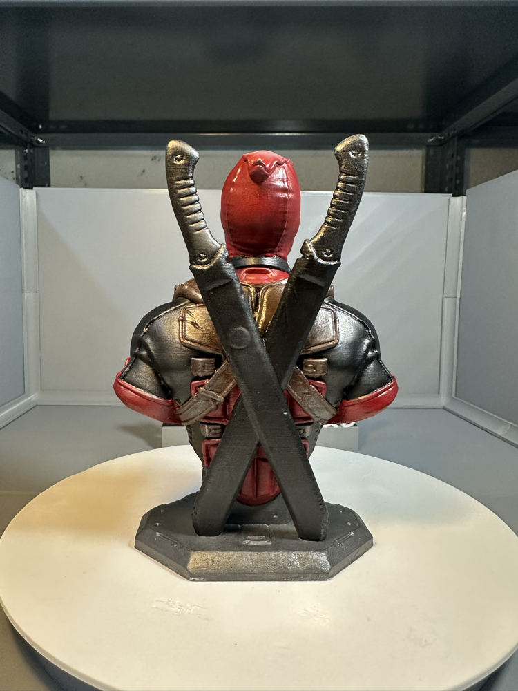Deadpool Büst Figür 17 cm – El Boyaması Koleksiyon Dekoru | 3D Baskı | Marvel