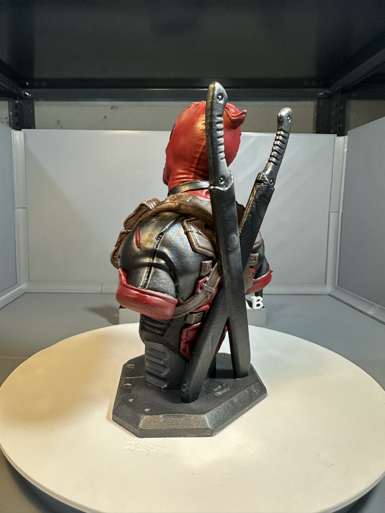 Deadpool Büst Figür 17 cm – El Boyaması Koleksiyon Dekoru | 3D Baskı | Marvel