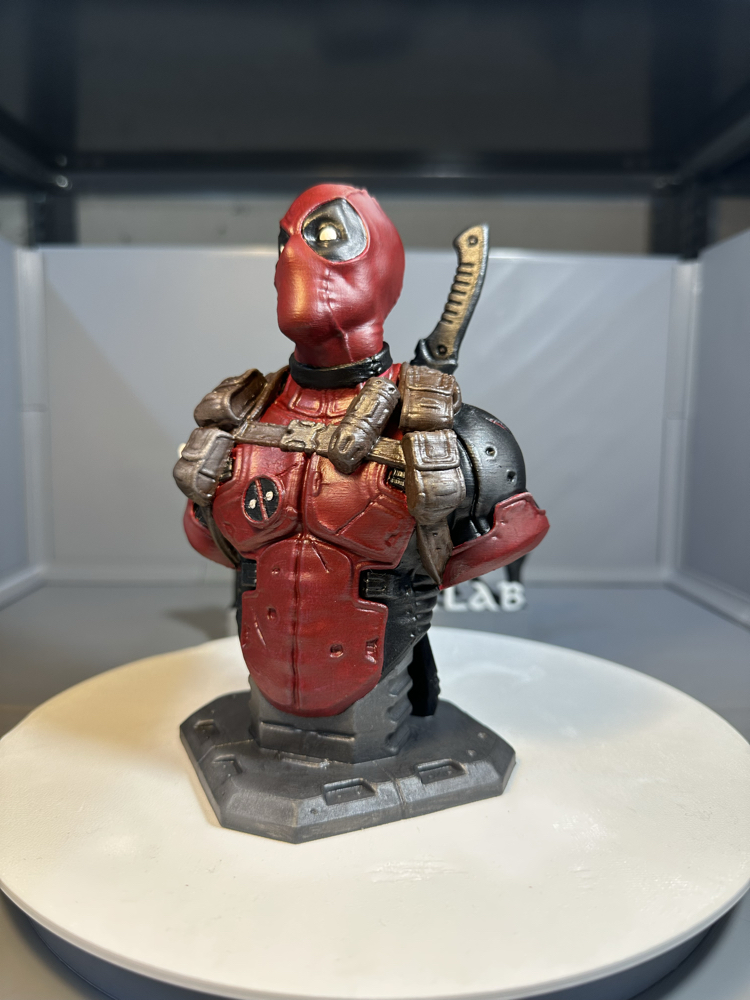 Deadpool Büst Figür 17 cm – El Boyaması Koleksiyon Dekoru | 3D Baskı | Marvel