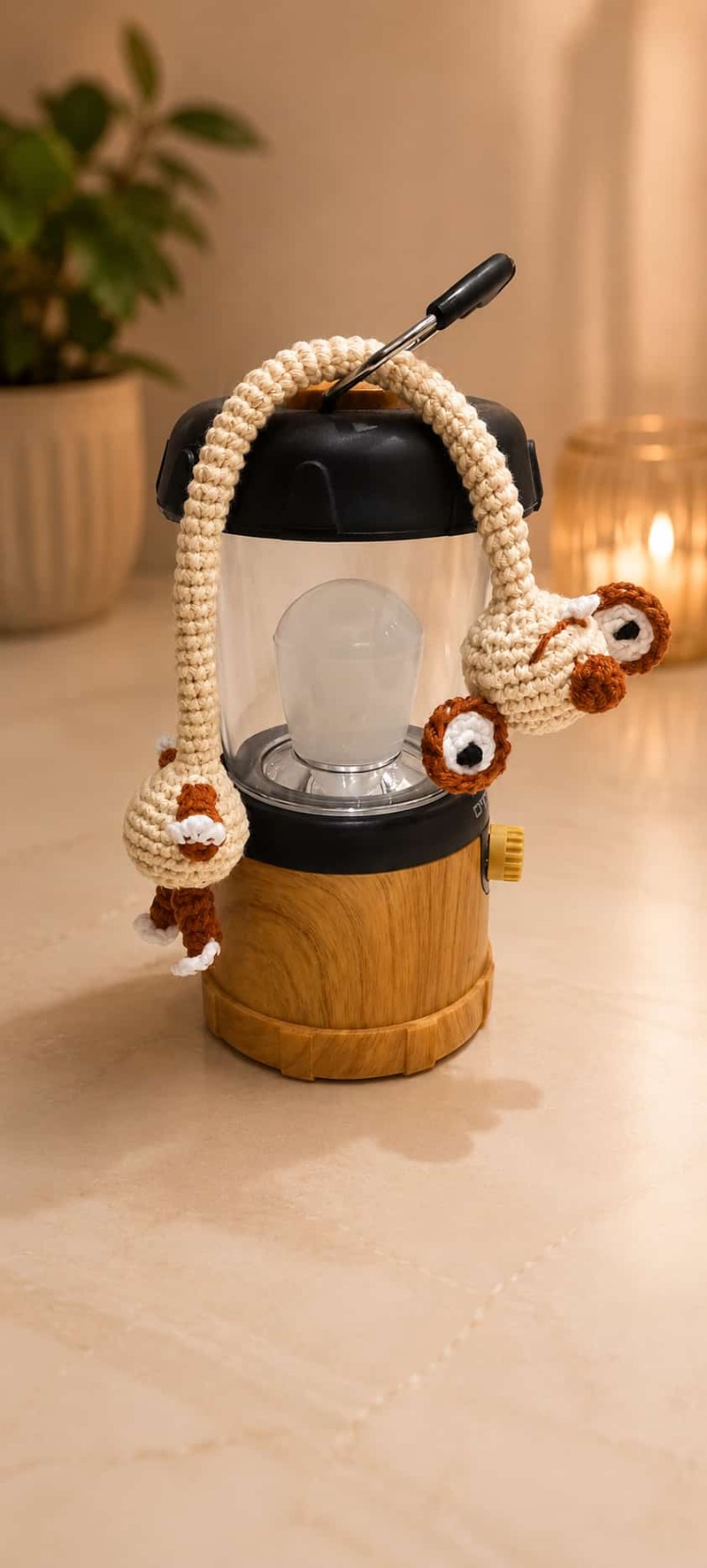 El Örgüsü Tembel Hayvan Amigurumi Çanta Süsü