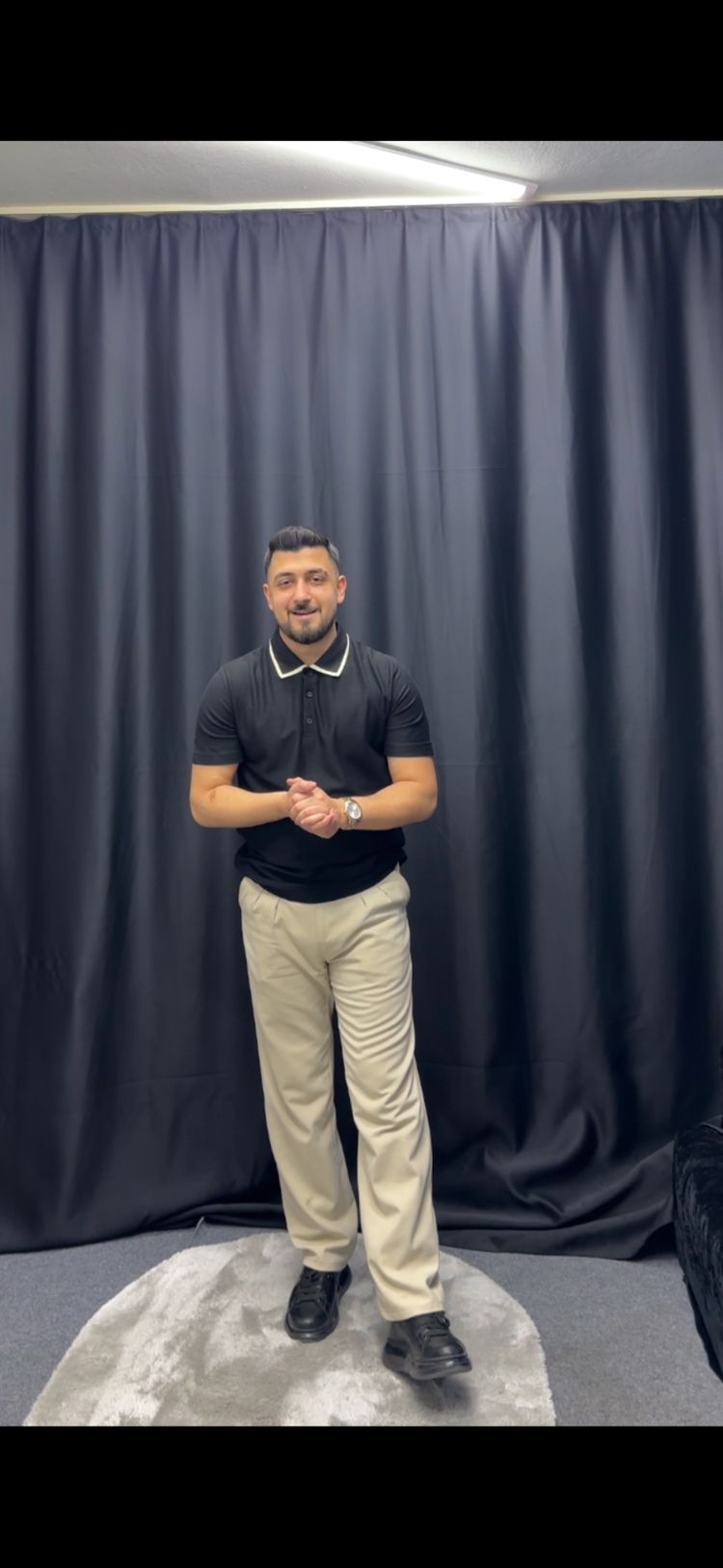 Yakası Çizgili T-Shirt