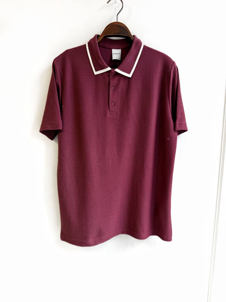 Yakası Çizgili T-Shirt