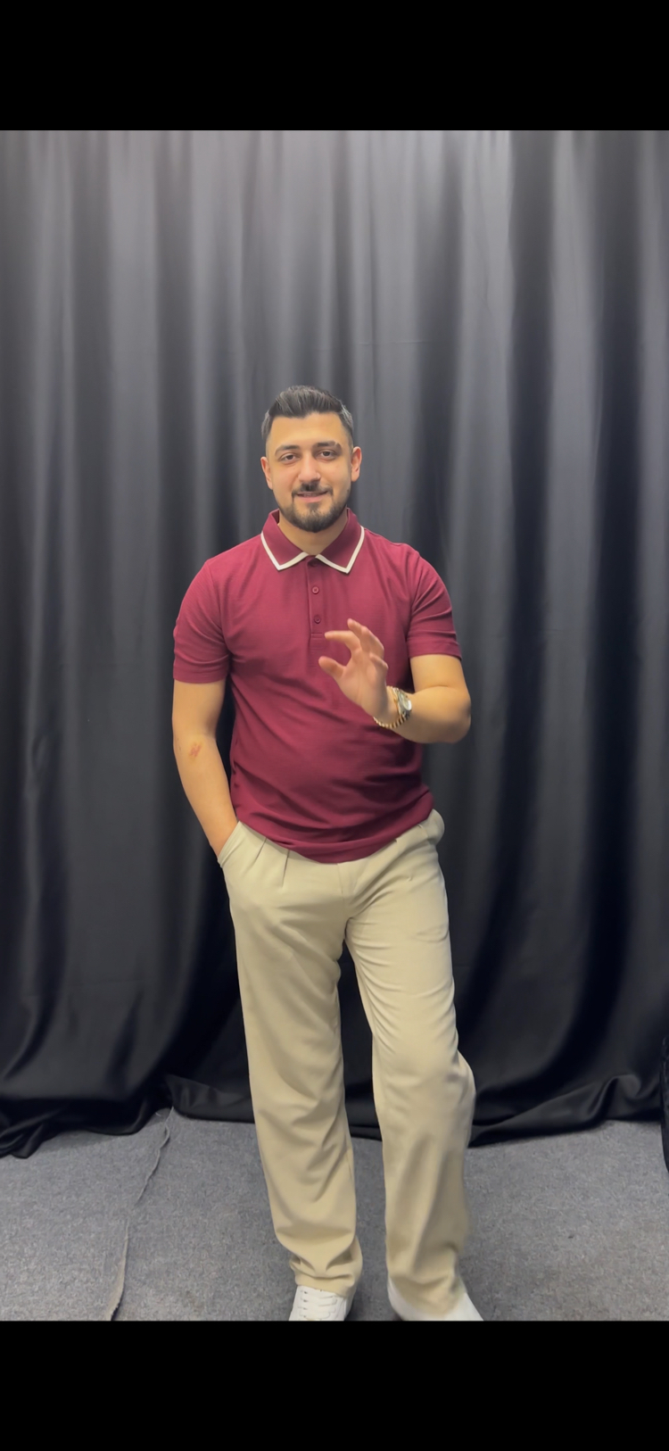 Yakası Çizgili T-Shirt