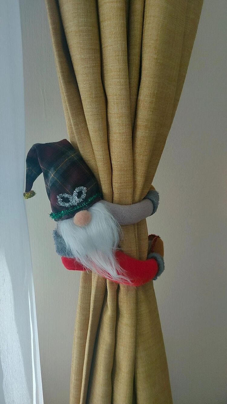 Christmas on the Curtain
