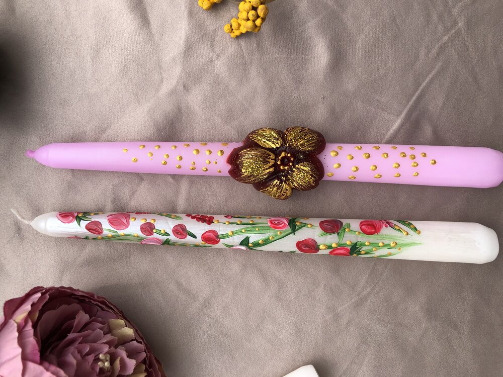 Kabartmalı çiçek detaylı tasarım çiçekli şamdan mumu