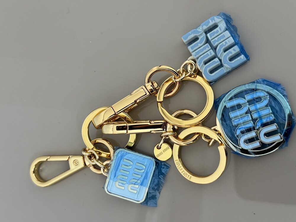 Mıu beyaz charm