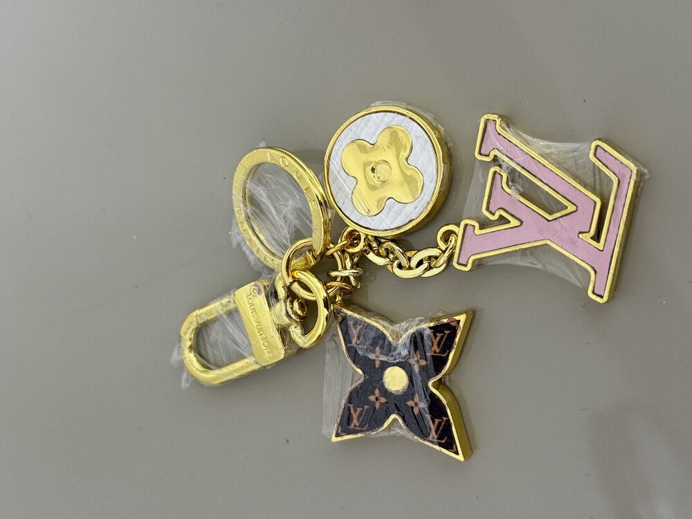 Lv charm