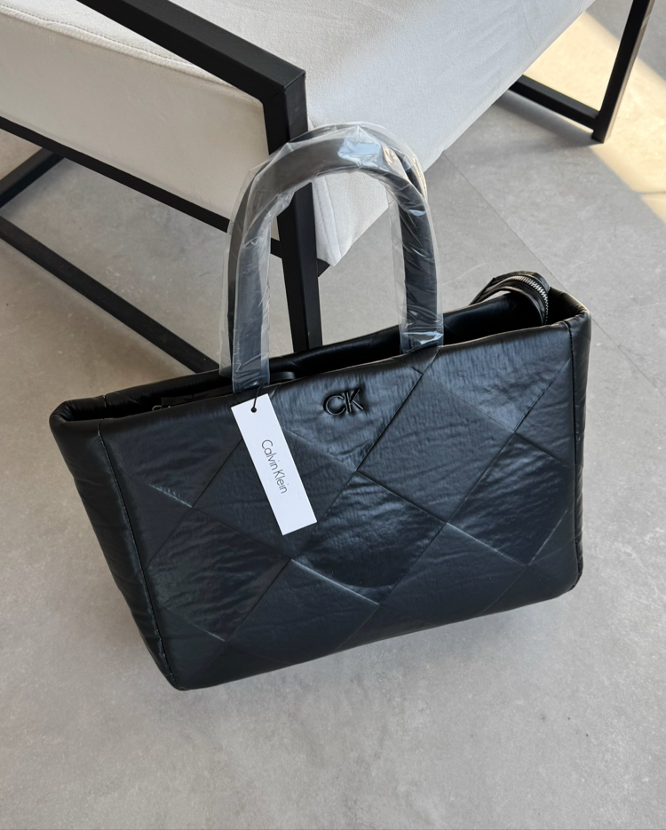 Calvin Klein Re-Lock Quilt Tote Black (28x38)