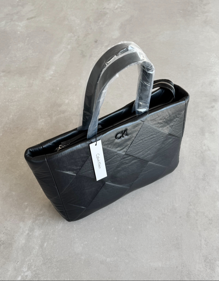 Calvin Klein Re-Lock Quilt Tote Black (28x38)