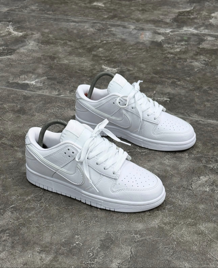 Dunk all white