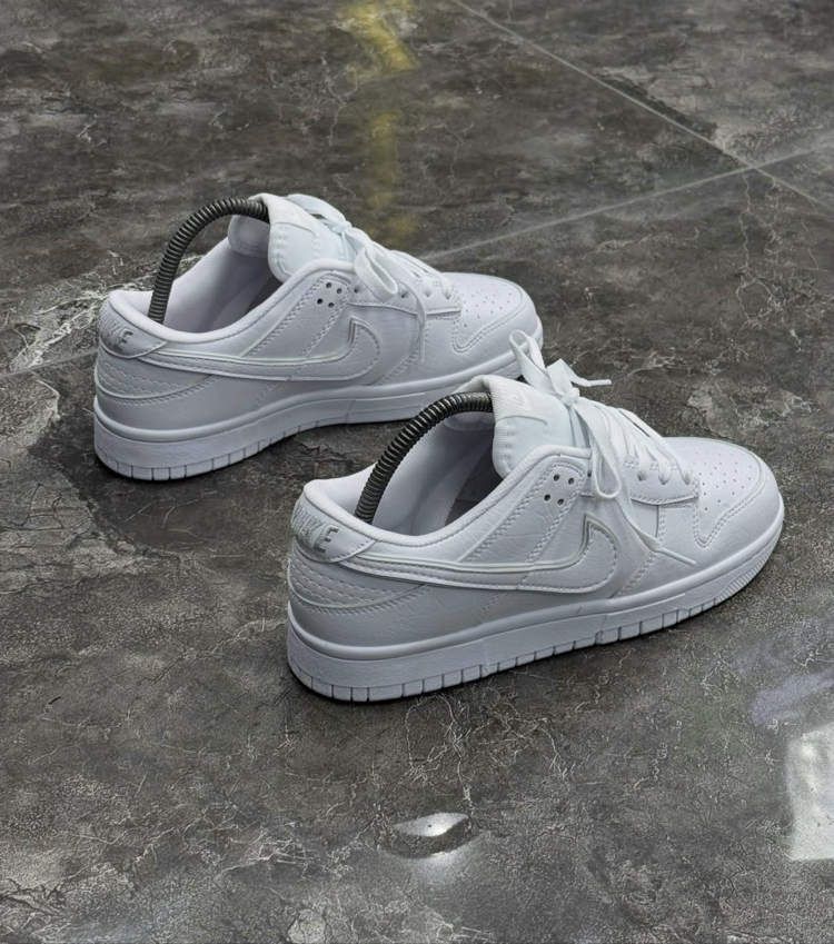Dunk all white
