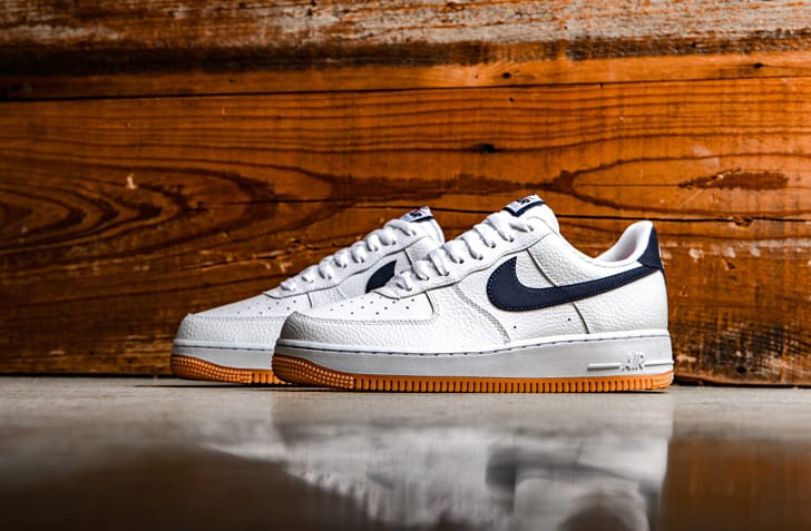 AF1 WHITE and Black GUM