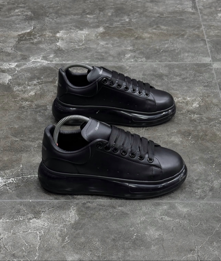 MQUEEN ALL BLACK
