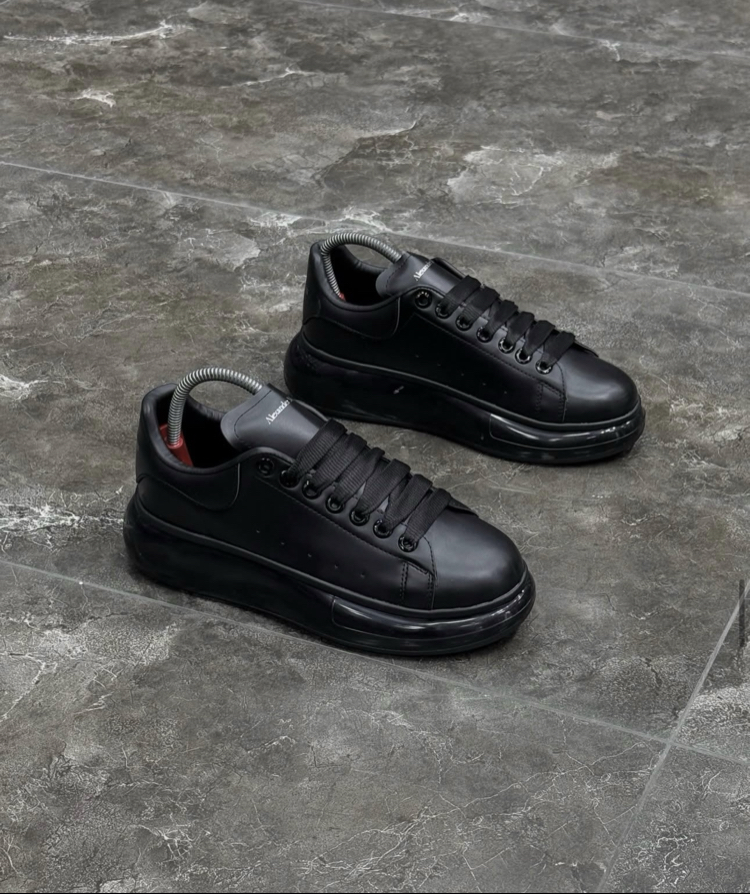 MQUEEN ALL BLACK