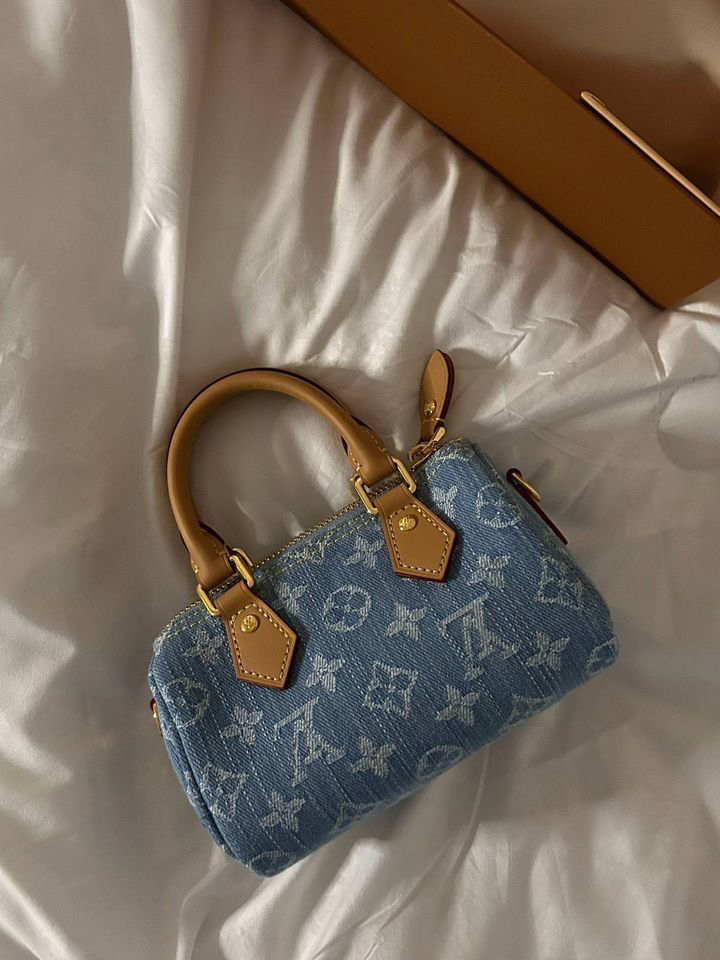 Louis Vuitton mini çanta