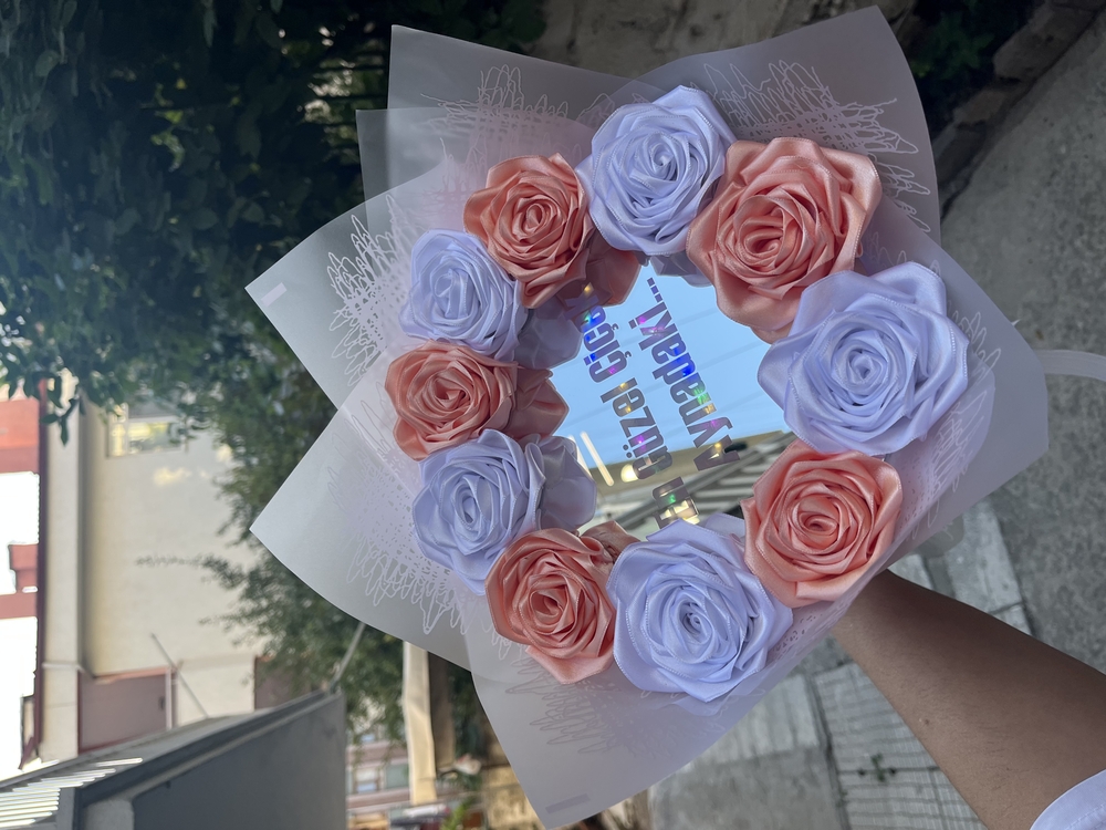 Aynalı el yapımı saten buketi