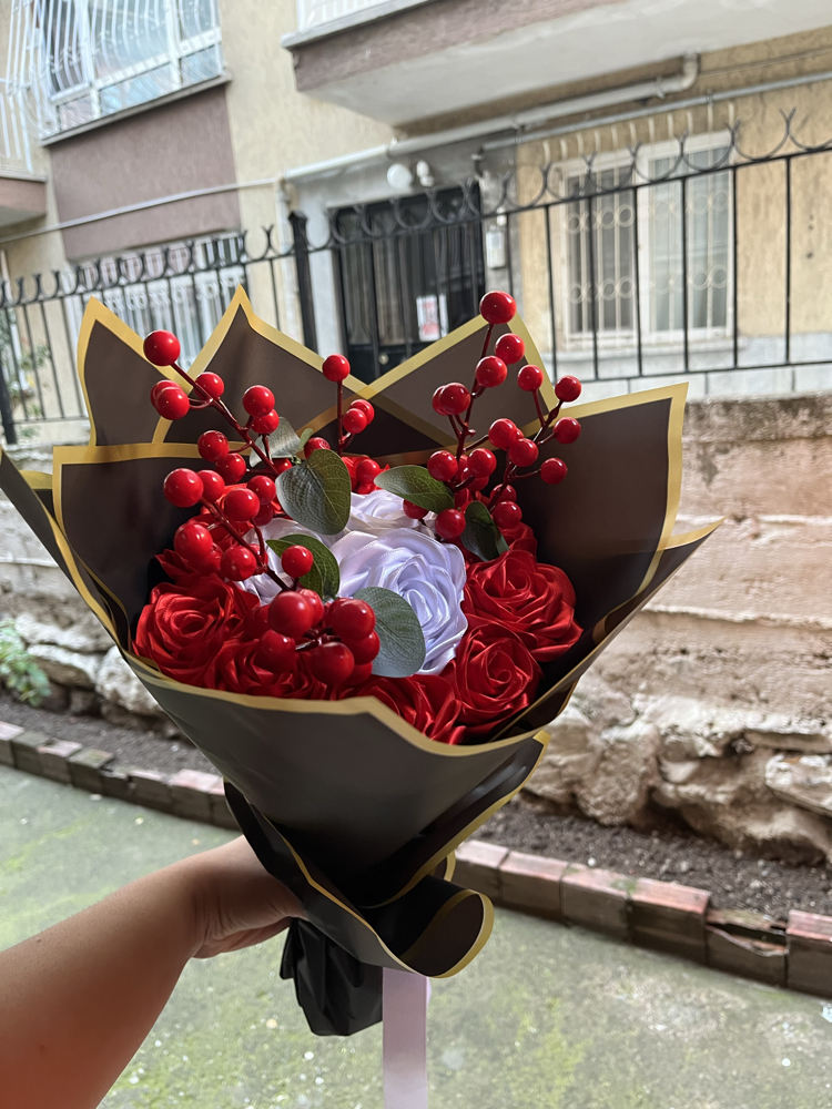 kokinalı Saten gül buketi