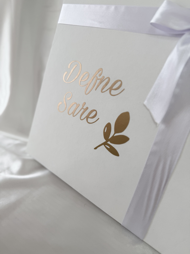 Eloria Deluxe Baby Box
