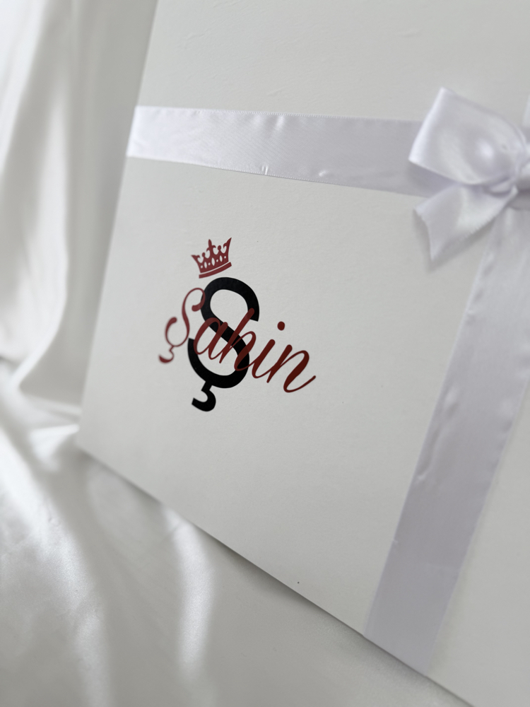 Eloria Deluxe Baby Box