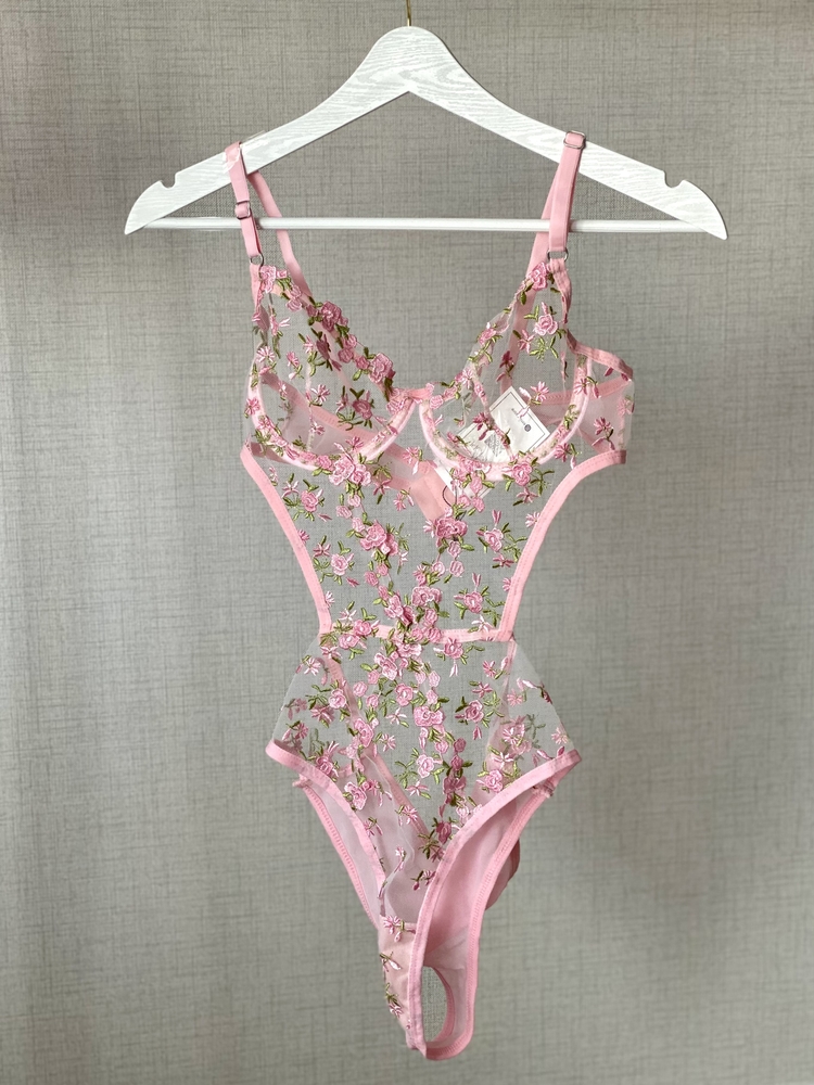 Pembe Çiçekli Bodysuit
