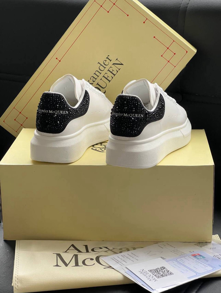 Alexander McQueen Beyaz - Siyah Taşlı (SERTİFİKALI)