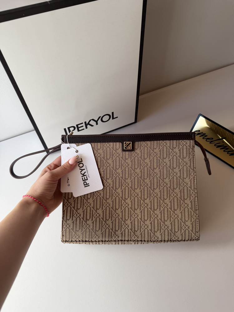 Mia Model Monogram Journey Clutch