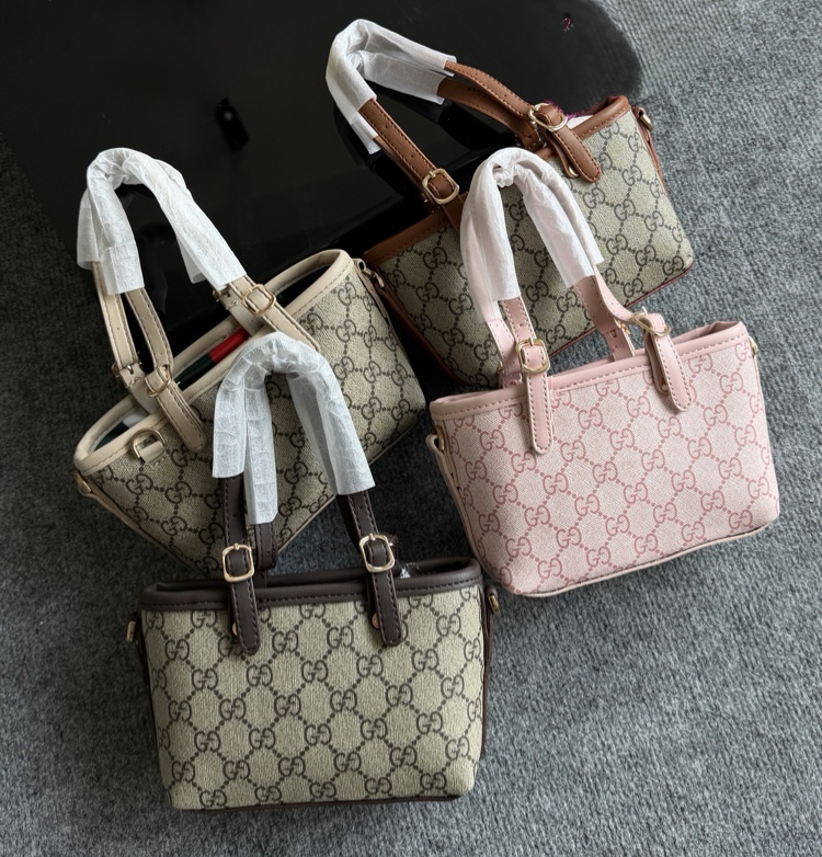 Gucci GG Emblem Mini