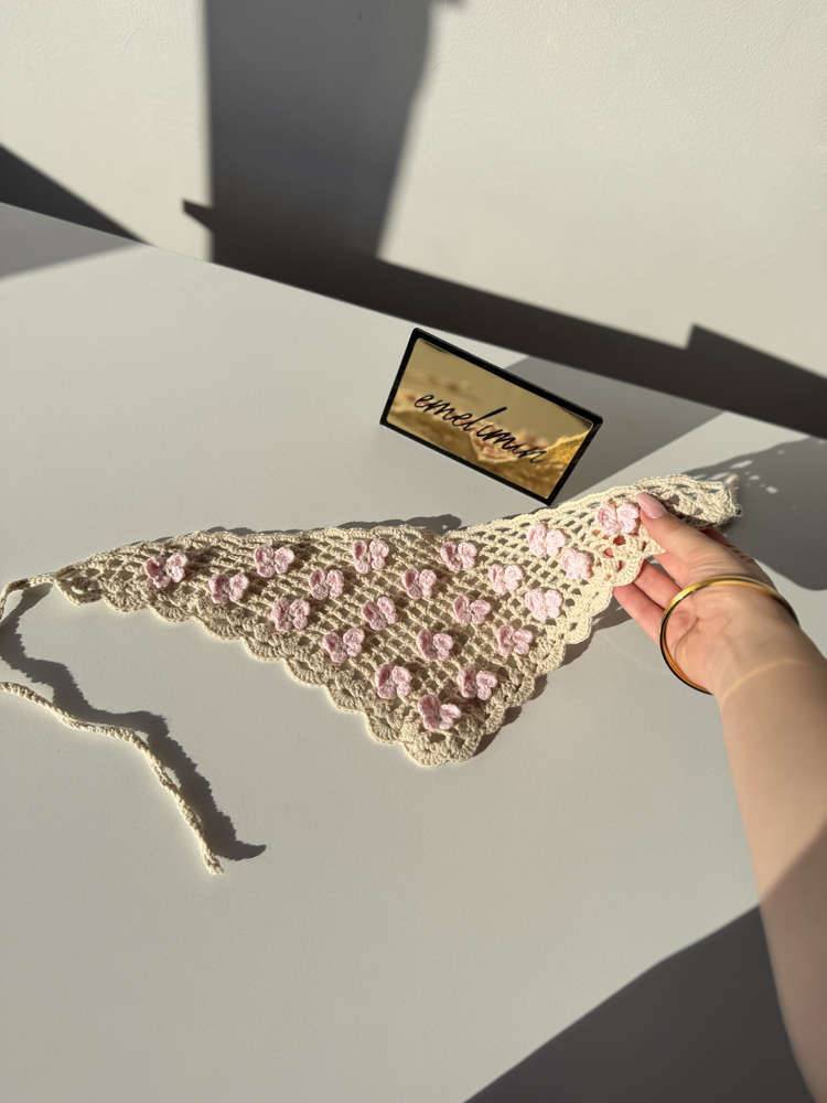 El Yapımı Çiçekli Bandana