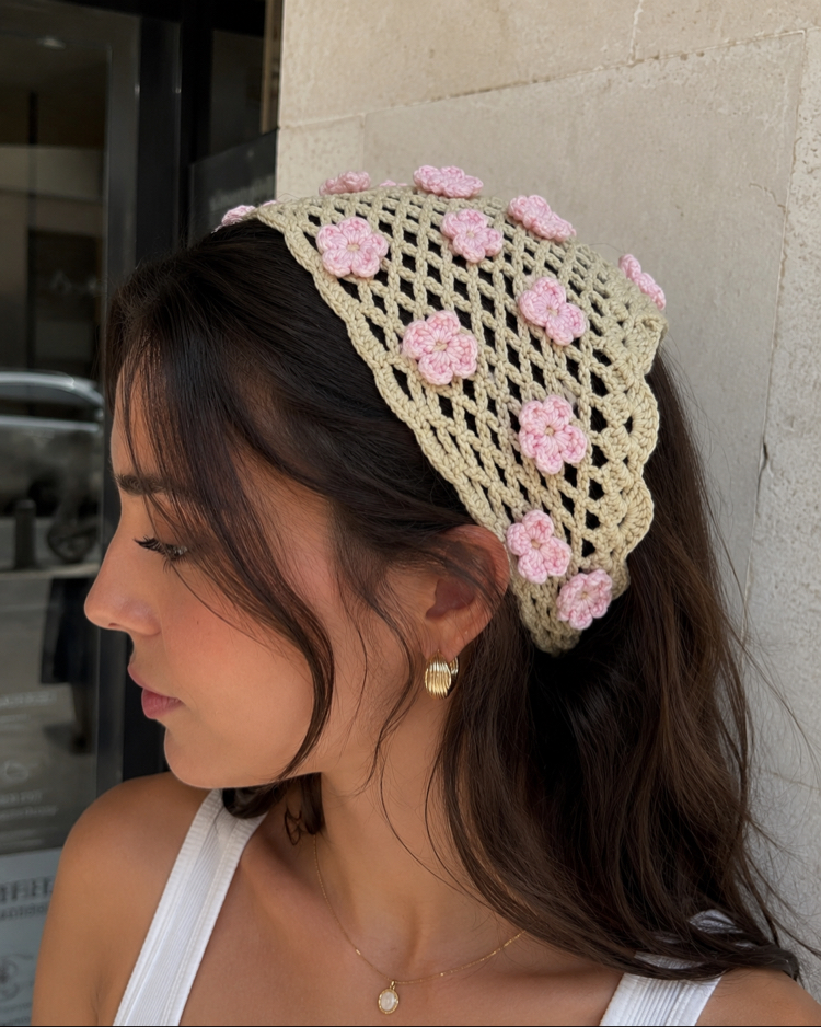 El Yapımı Çiçekli Bandana