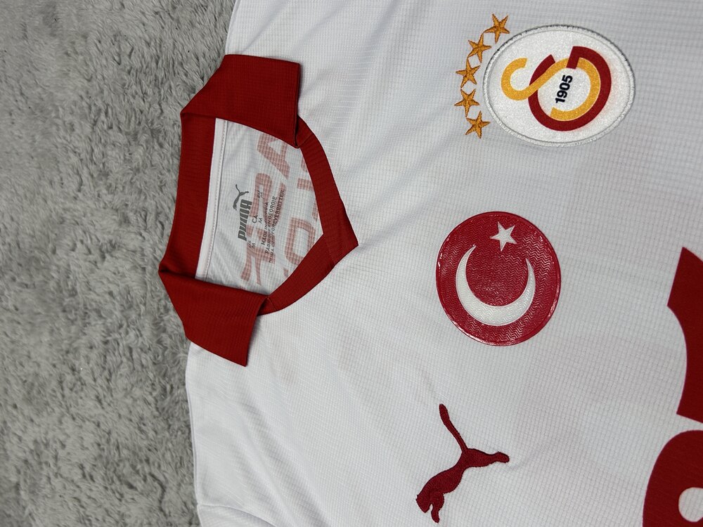 25/26 deplasman forması